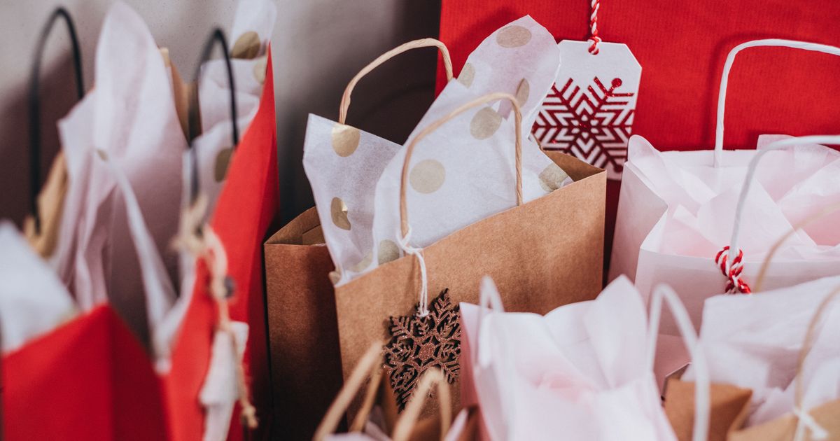 How to Make a Christmas Wishlist the Whole Family Can Share