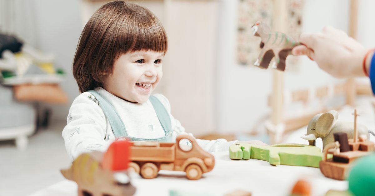 How to Teach Kids About Thoughtful Gift Giving